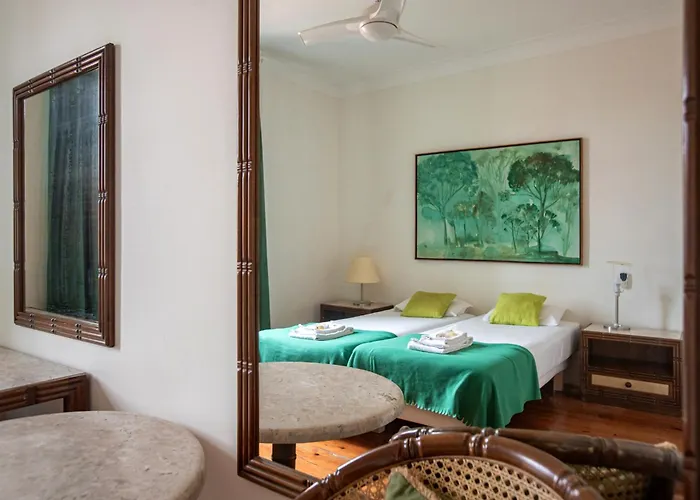 Large Family Flat In Campo De Ourique *