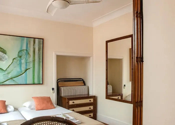 Large Family Flat In Campo De Ourique Herberg *