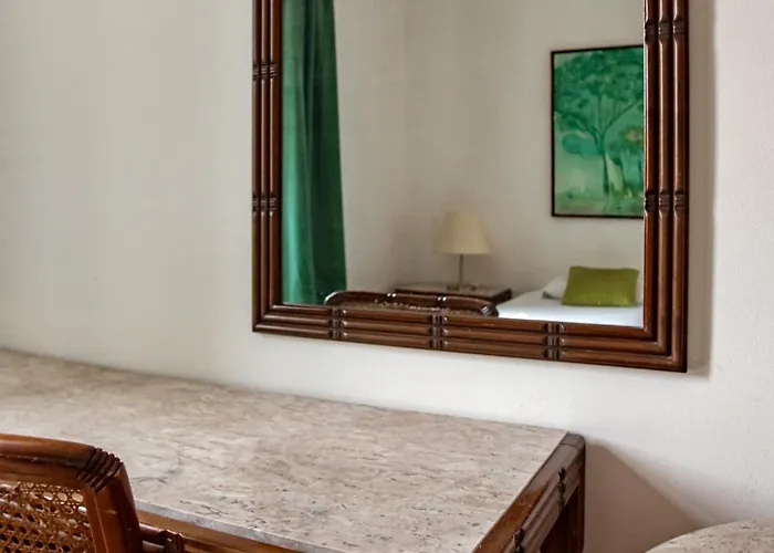 Large Family Flat In Campo De Ourique