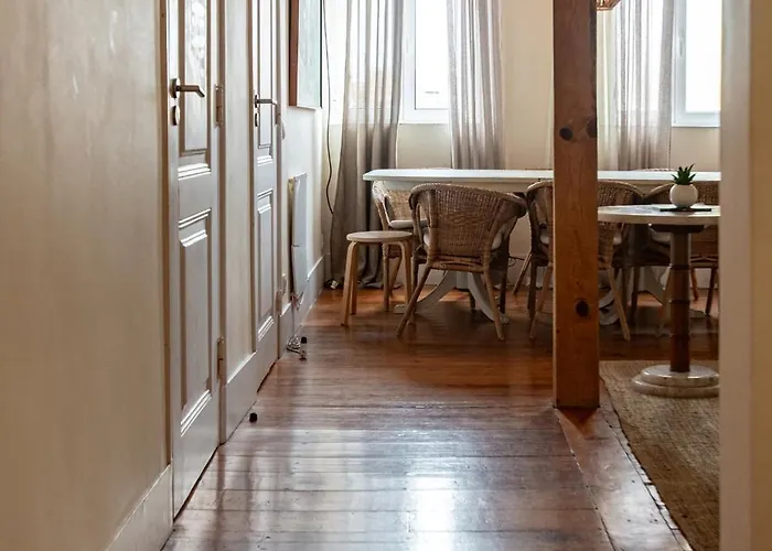 Large Family Flat In Campo De Ourique Herberg *