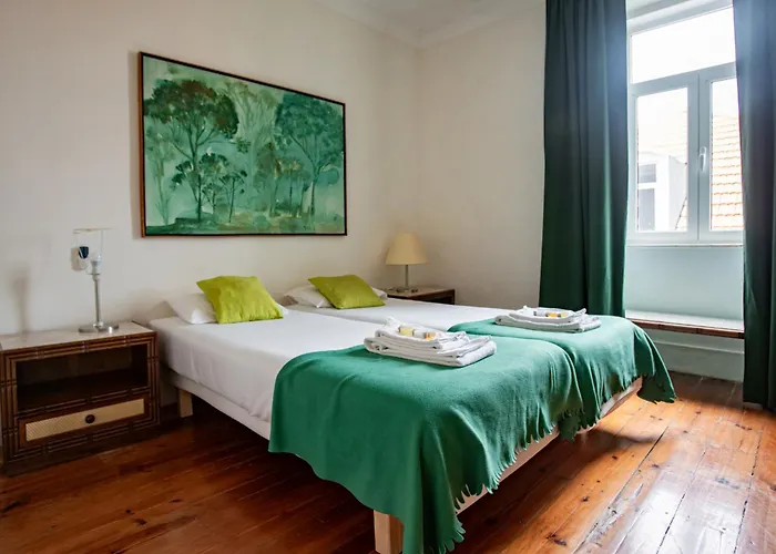 Herberg Large Family Flat In Campo De Ourique *