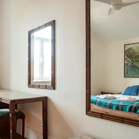 Апартаменты Large Family Flat In Campo De Ourique Лиссабон