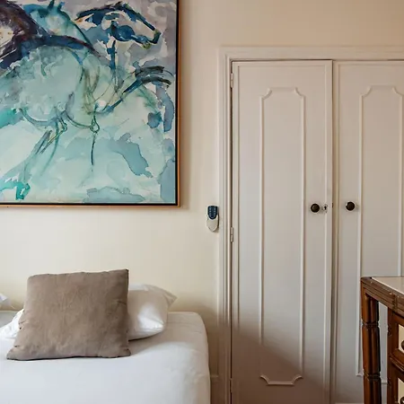 Large Family Flat In Campo De Ourique Lissabon