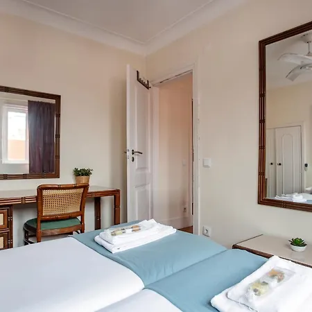 Large Family Flat In Campo De Ourique Fogadó Lisboa