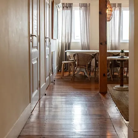 Large Family Flat In Campo De Ourique Inn *