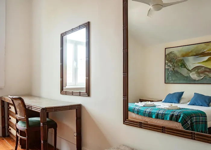 Large Family Flat In Campo De Ourique